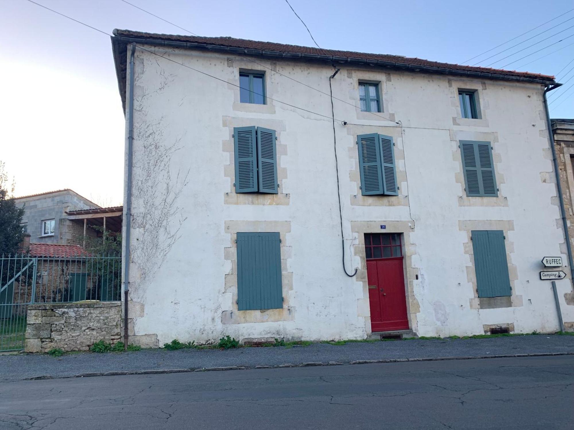 Townhouse 26 Chambres D'Hotes Civray Hotel Экстерьер фото